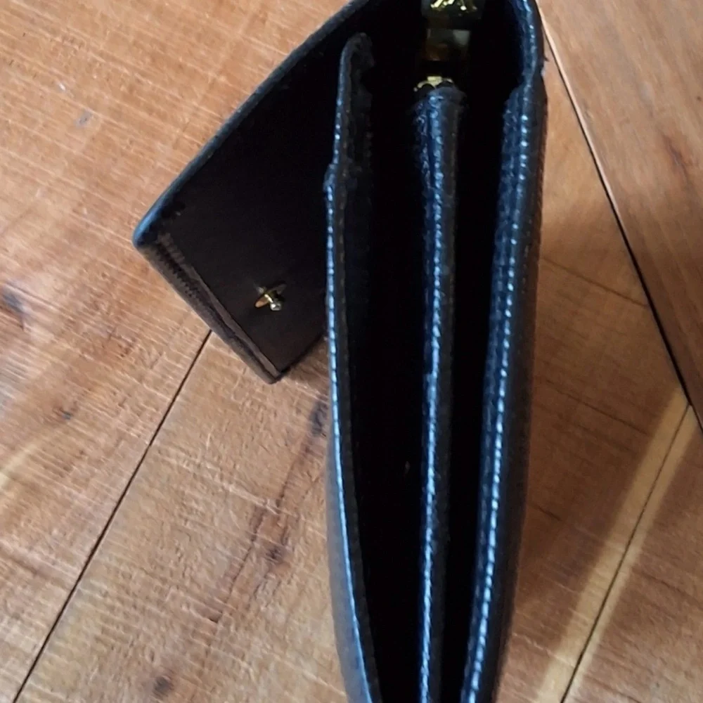 EUC - Black Epi Leather Louis Vuitton Wallet